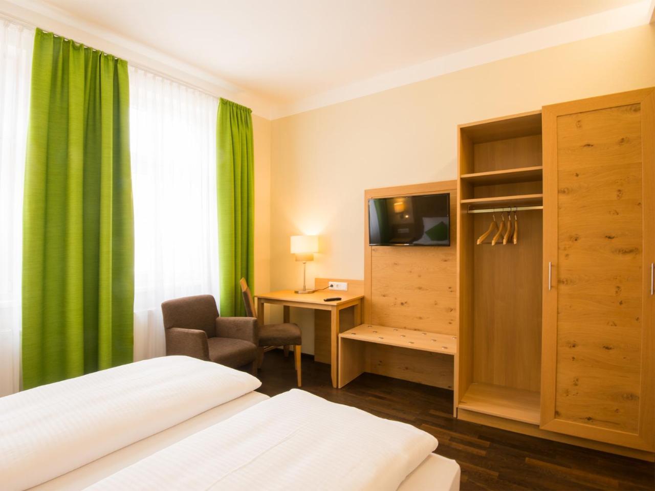 Hotel Brauereigasthof Amberger Kosching Bagian luar foto