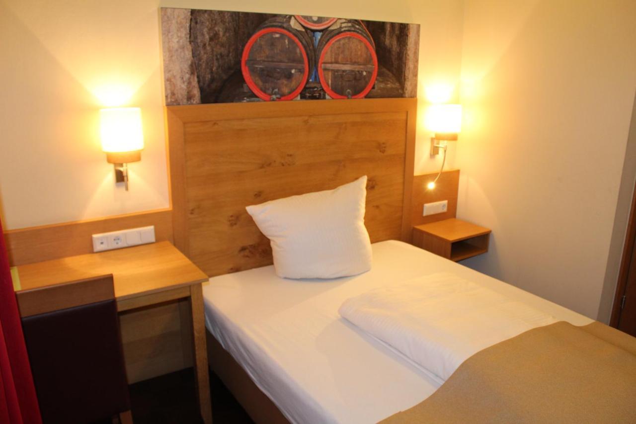 Hotel Brauereigasthof Amberger Kosching Bagian luar foto